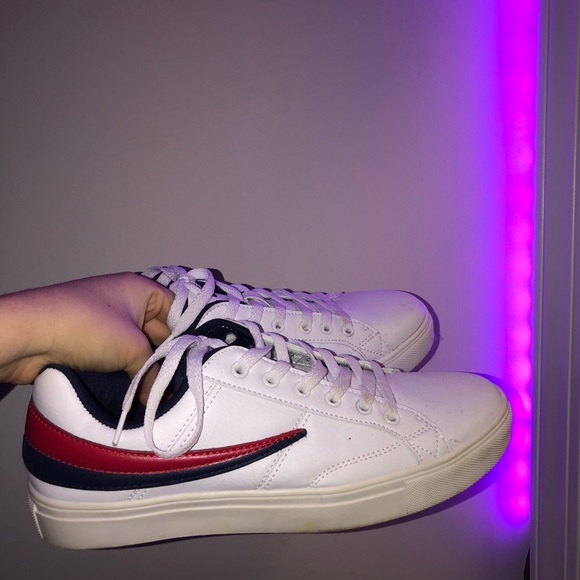 Low-top FILA sneakers - Picture 3 of 4